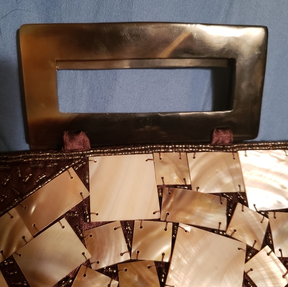 MAD BAGS MOTHER OF PEARL BEADED PURSE - Picture 2 of 8